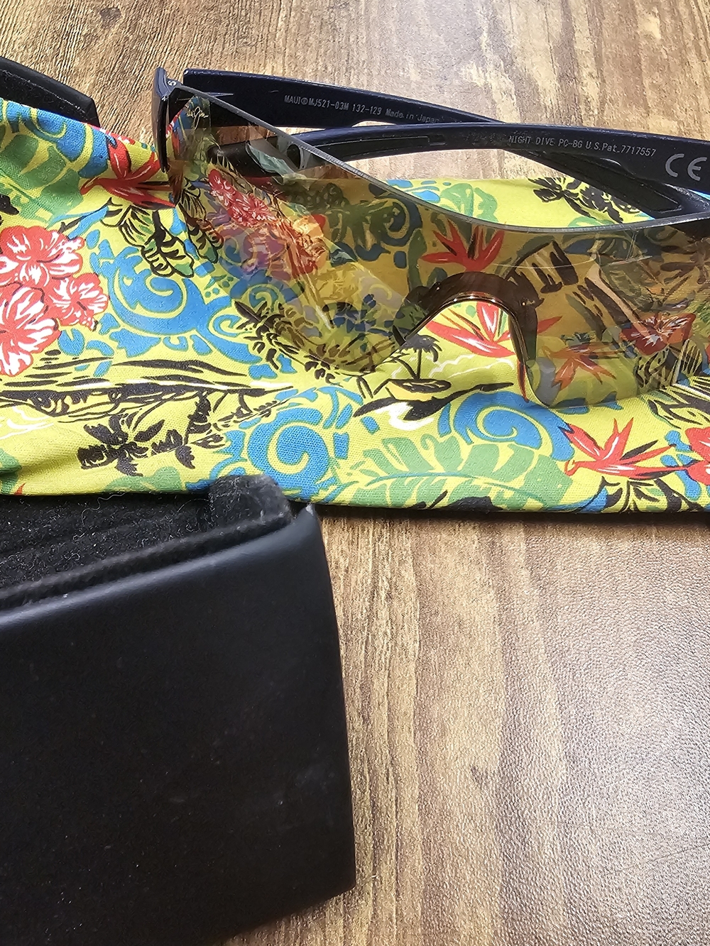 Maui Jim Wraparound Sunglasses with Amber Lenses and NAVY Frame